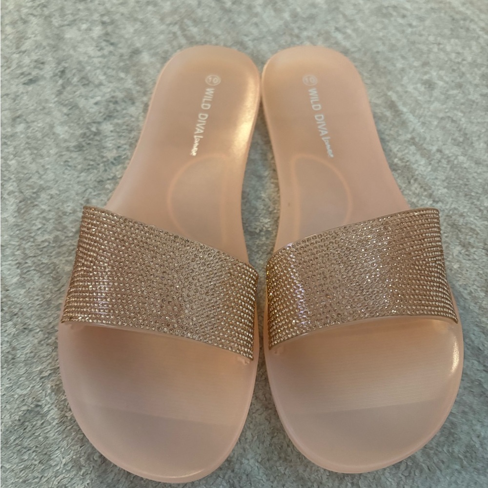 Wild Diva Women's Shimmering Gold Slide Sandals size 10
